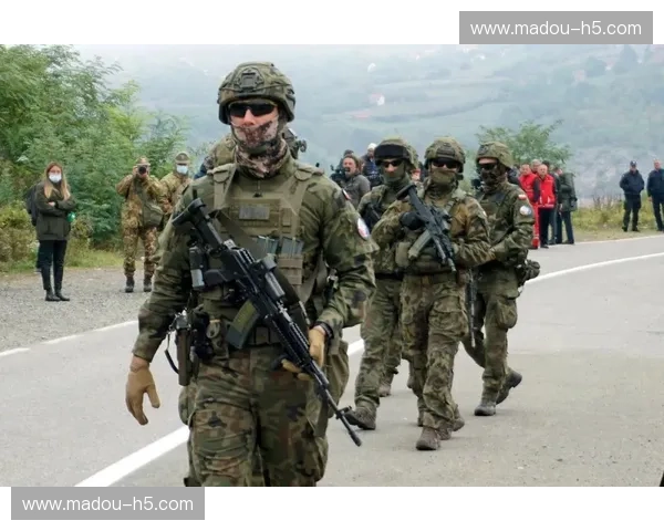 亚德里亚海的铁血与星火:当“格子军团”克罗地亚邂逅巴尔干新贵科索沃 亚德里亚海的铁血与星火:当“格子军团”克罗地亚邂逅巴尔干新贵科索沃