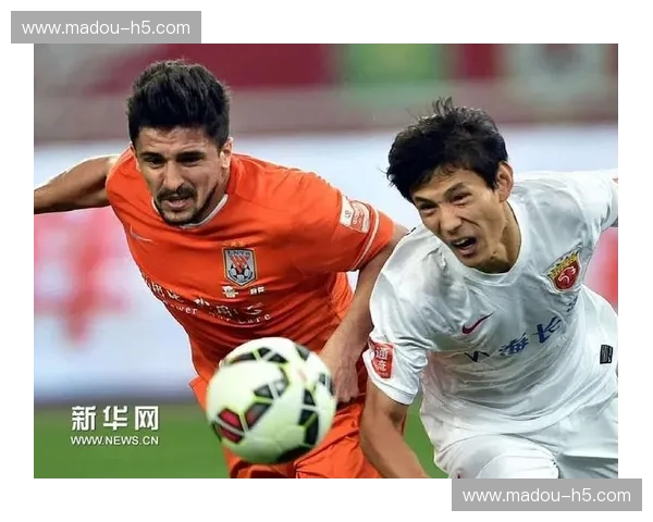 中超巅峰对决:山东鲁能vs上海上港,那场被时光铭记的铁血与华丽 中超巅峰对决:山东鲁能vs上海上港,那场被时光铭记的铁血与华丽