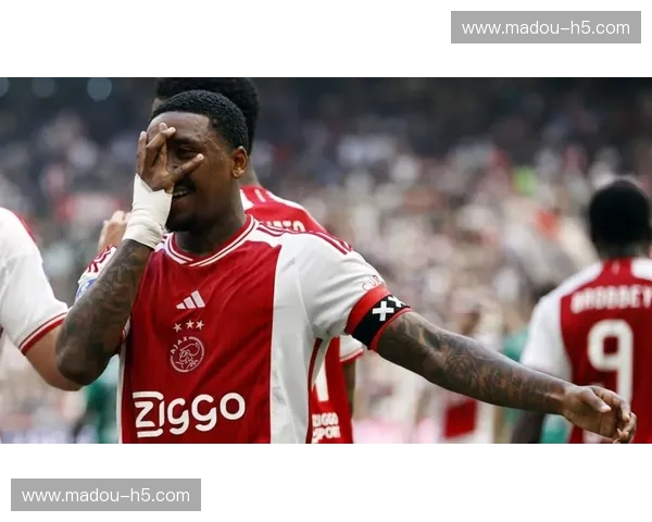 阿贾克斯vs全世界:克鲁伊夫花园里的浪漫主义逆袭与永恒抗争 阿贾克斯vs全世界:克鲁伊夫花园里的浪漫主义逆袭与永恒抗争